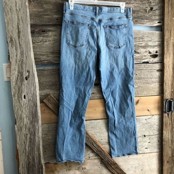 OLD Navy straight leg medium wash size 34 denim - Picture 2 of 5